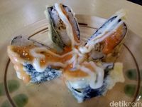 Tempura tuna maki yang bagian luarnya renyah.