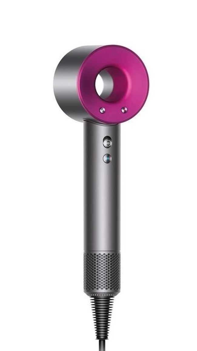 Hair dryer revolusioner dan termahal di dunia menjadi produk kecantikan yang dibicarakan di 2017 ini.  Adalah Dyson Supersonic, hair dryer yang dibenaderol Rp 6 juta yang memiliki kelebihan-kelebihannya. Hair dryer ini dapat mengontrol panas, namun tetap bisa mengeringkan dan men-styling rambut lebih cepat dibanding hair dryer umumnya.  Foto: dok. Dyson.