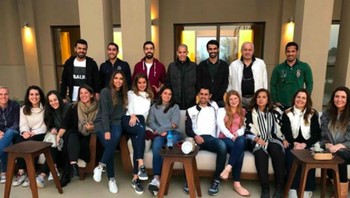 Saat-saat yang memorable di Kuwait minggu lalu dengan keluarga dan teman-teman lama, tulis Nassar di caption Instagram. Foto: Instagram