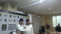 Kemesraan Deddy Mizwar-Ahmad Syaikhu hanya berlangsung sekitar 1 bulan saja. Pada 27 Desember 2017, Deddy resmi ditinggalkan PAN dan PKS yang memilih bersama Gerindra mengkawinkan Mayjen (Purn) Sudrajat dan Ahmad Syaikhu ke Pilgub Jabar 2018. (Foto: Parastiti/detikcom)