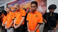 Ini dia 10 orang tersangka yang berhasil dibekuk oleh polisi.