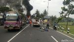 Foto: Kecelakaan Tragis di Bantul hingga Bus Terbakar