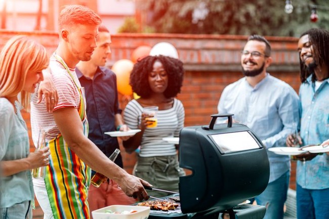 Agar Api Arang untuk Pesta BBQ Bisa Awet Nyala, Ikuti 5 Tips Ini