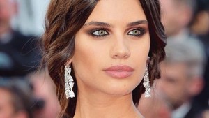 Sara Sampaio bakal tampil di film Superman, sebagai Eve Teschmacher. Foto: Instagram