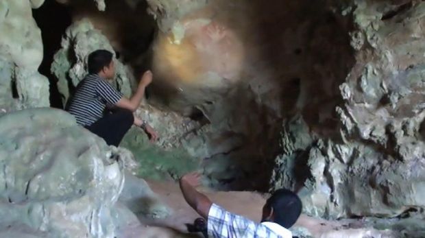 Gua di Sulawesi Simpan Lukisan Telapak Tangan Purbakala