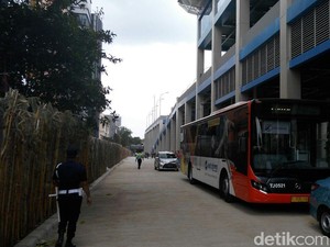 Ke Stasiun Kereta Bandara Soetta Kini Bisa Pakai TransJakarta