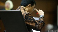 Sebelumnya saat sidang eksepsi atau nota keberatan pada kemarin. Pengacara Setya Novanto, Maqdir Ismail, menyebut nama politikus yang hilang dalam surat dakwaan kliennya.