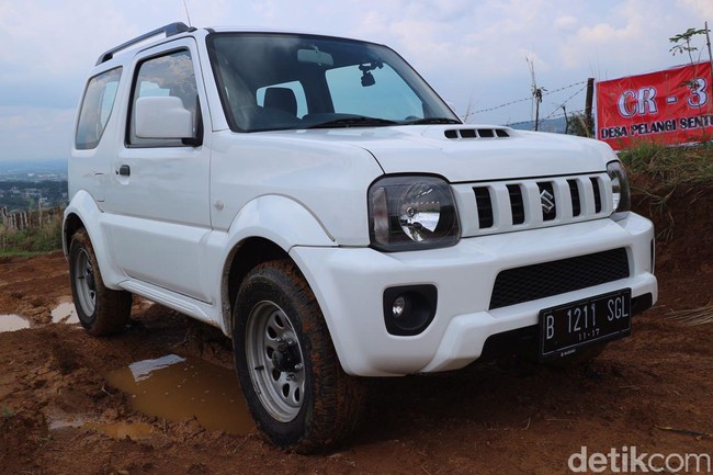 Main Tanah Bareng Si Mungil Suzuki Jimny