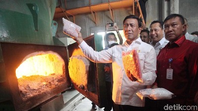 Buwas Ditemani Wiranto Musnahkan Barbuk Narkoba