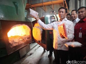Buwas Ditemani Wiranto Musnahkan Barbuk Narkoba