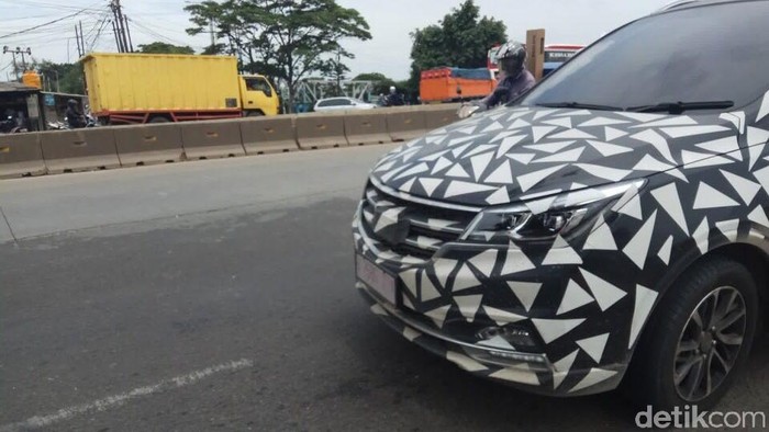 Wuling Cortez Cicipi Aspal Daan Mogot