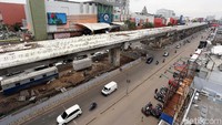 Adapun, struktur jalur layang ditargetkan sudah tersambung semuanya selambat-lambatnya di Januari 2018, testing & commissioning ditargetkan mulai pada awal bulan Mei 2018 dan soft operation sudah dapat dilakukan pada awal Agustus 2018.