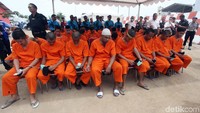Menko Polhukam Wiranto berencana memindahkan napi pengedar narkoba ke lapas-lapas khusus di pulau terpencil. 
