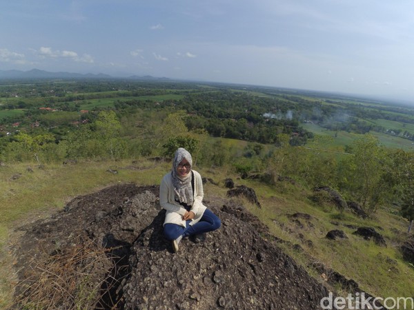 Berjarak 25 kilometer arah selatan dari pusat Kota Ponorogo. Kawasan wisata satu ini masih sangat alami. Belum terlihat sentuhan dari Pemda setempat di destinasi ini. (Charolin/detikTravel) Berjarak 25 kilometer arah selatan dari pusat Kota Ponorogo. Kawasan wisata satu ini masih sangat alami. Belum terlihat sentuhan dari Pemda setempat di destinasi ini. (Charolin/detikTravel)