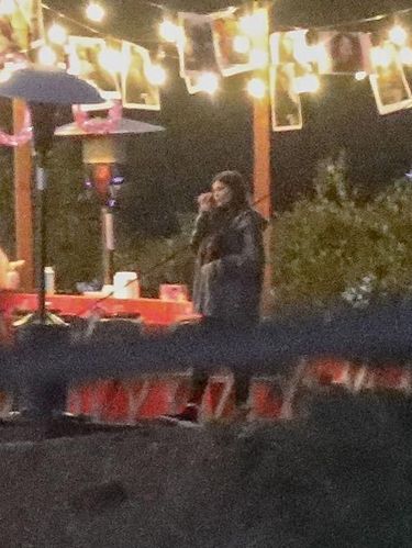 Tersebar Foto Kylie Jenner dengan Perut Hamil 