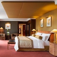 Kamar tidur mewah yang juga memiliki pemandangan luar indah nan menakjubkan. Belum cukup, tamu juga memiliki akses lift sendiri untuk naik ke lantai 8.  Foto: Dok. Elite Readers