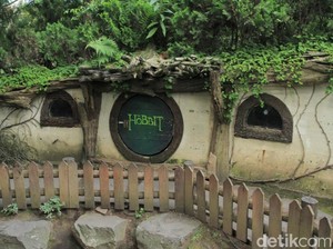 Mengintip Kampung Hobbit di Bandung