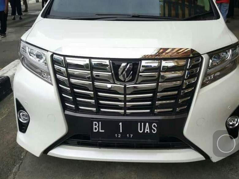 Viral Ustaz Somad  Pakai Mobil  New Alphard  Nopol BL 1 UAS 