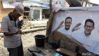 Anies juga mengungkapkan Pemprov DKI akan segera menyiapkan shelter sementara untuk warga Kampung Akuarium. Seperti apa bentuknya? kita tunggu saja.