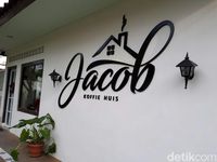 Jacob Koffie Huis: Menikmati Latte dan <i>Pastry Almond</i> di Kedai Kopi Homey