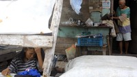Dia mengaku akan menganggarkan anggaran untuk menerbitkan sertifikat tanah-tanah yang bermasalah. Kita tunggu saja realisasi dari janji mereka.