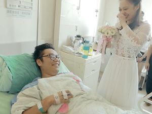 Kisah Romantis Wanita Lamar Kekasih yang Kakinya Akan Diamputasi