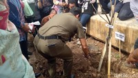 Warga RW 10, Cempaka Putih, Jakarta Pusat, sangat antusias dengan kedatangan Sandiaga di lokasi.