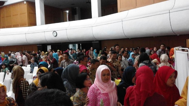Pegawai Kemendagri dan BNPP Ikut Vaksinasi Cegah Difteri Pegawai Kemendagri dan BNPP Ikut Vaksinasi Cegah Difteri