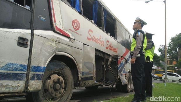 Kecelakaan bus Sumber Selamat di Bantul, Kamis (28/12/2017).