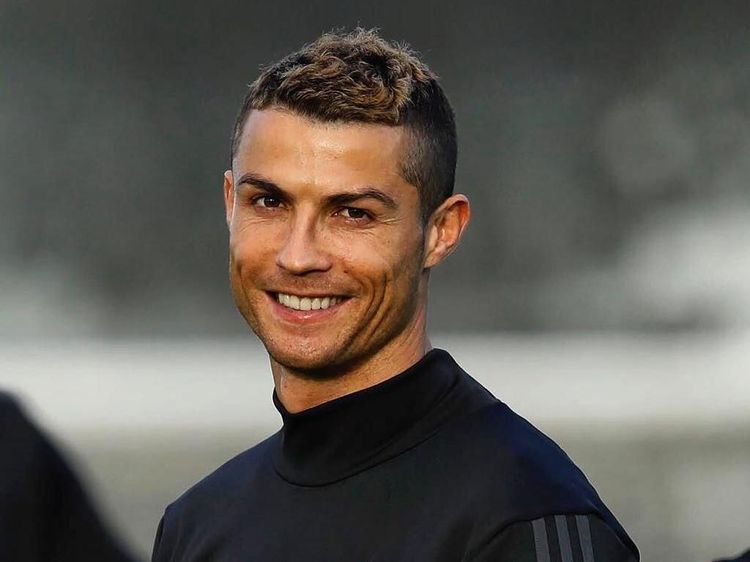 Patung Es Cristiano Ronaldo di Rusia, Bagus atau Tidak?