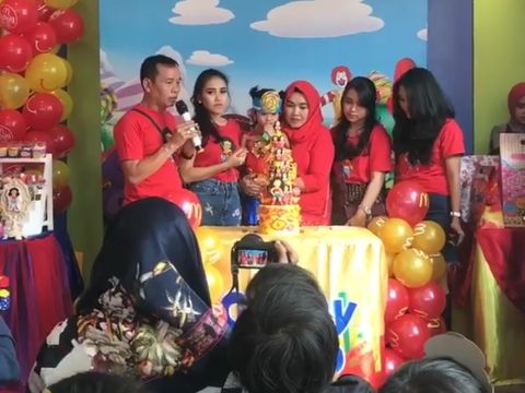 Ayu Ting Ting Rayakan Ultah ke-4 Bilqis dengan Tema Wonder Woman
