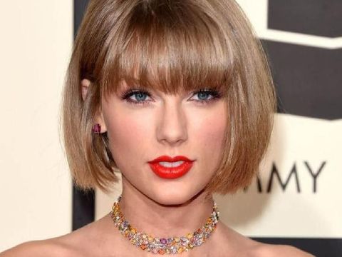 Ini Yang Ada Di Pikiran Pria Saat Wanita Pakai Lipstik Merah Atau Pink Ini Yang Ada Di Pikiran Pria Saat Wanita Pakai Lipstik Merah Atau Pink