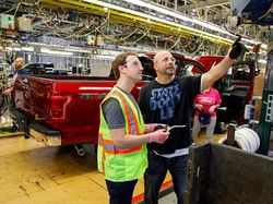 Potret Bocah Culun Menjelma Jadi Anak Muda Terkaya Dunia