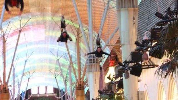 Flying fox nya berada di semi indoor (TripAdvisor)