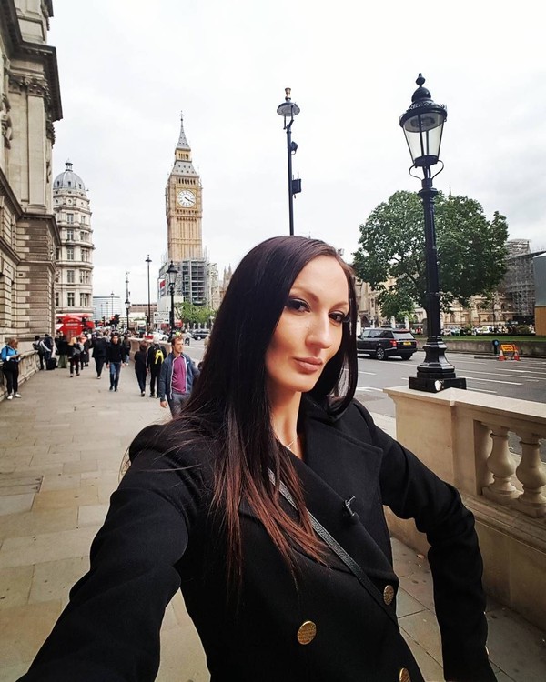 Lewat Instagram, Ekaterina kerap pamer berbagai gaya liburannya. Ini Ekaterina saat berpose di depan Big Ben, landmark paling tersohor di Kota London dan seantero Inggris. (Instagram/Ekaterina Lisina) Lewat Instagram, Ekaterina kerap pamer berbagai gaya liburannya. Ini Ekaterina saat berpose di depan Big Ben, landmark paling tersohor di Kota London dan seantero Inggris. (Instagram/Ekaterina Lisina)