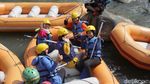 Foto: Rafting Seru & Kemping Asyik di Tepi Sungai Serayu