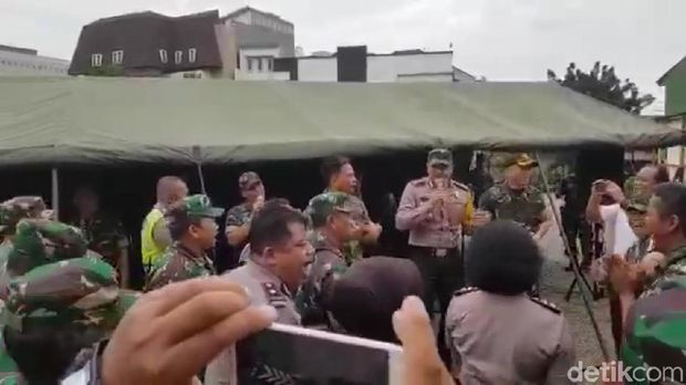 Begini Cara Polri-TNI di Jakarta Barat Jaga Kekompakan 
