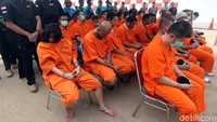 Pada kesempatan itu, Wiranto juga mengapresiasi berbagai upaya penangkapan dan pemusnahan narkotika yang dilakukan oleh BNN. Dia mengajak seluruh elemen masyarakat bersinergi dalam memerangi narkoba. 