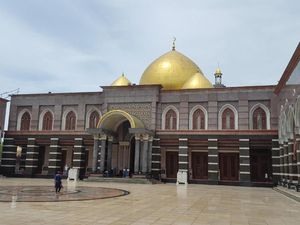 Sejarah Masjid Kubah Emas, Jejak Amal Pengusaha yang Bangun 1.000 Masjid