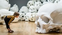 Patung yang terbuat dari resin itu mendapatkan pujian dari publik.  Foto: Sean Fennessey/ National Gallery of Victoria