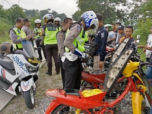 Bubarkan Balapan Liar, Polisi Sita Motor hingga Miras