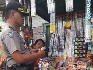 Polisi Larang Perayaan Tahun Baru di Surabaya dengan Pesta Petasan