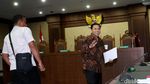 Senyum dan Tawa Novanto Selama Terjerat Kasus e-KTP