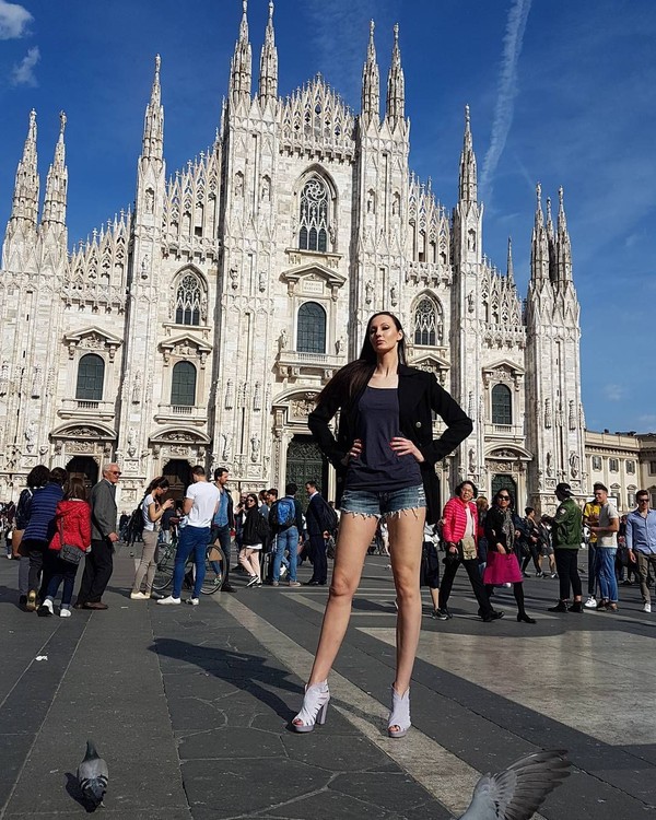 Ekaterina berprofesi sebagai model. Profesi ini mengantarkan Ekaterina bisa berkeliling dunia untuk bekerja sekaligus sambil liburan. (Instagram/Ekaterina Lisina) Ekaterina berprofesi sebagai model. Profesi ini mengantarkan Ekaterina bisa berkeliling dunia untuk bekerja sekaligus sambil liburan. (Instagram/Ekaterina Lisina)