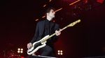 Aksi Panggung Dallon Weekes Sebelum Hengkang dari Panic! At The Disco