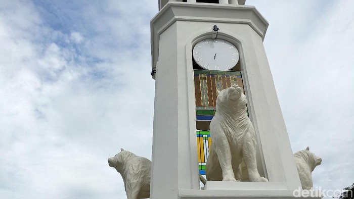 Potret Patung Maung Bandung Yang Disebut Mirip Anjing Laut