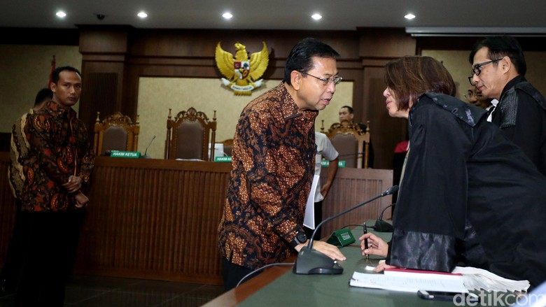 Sidang Putusan Sela, Hakim Pilih Argumen KPK atau Novanto? Sidang Putusan Sela, Hakim Pilih Argumen KPK atau Novanto?