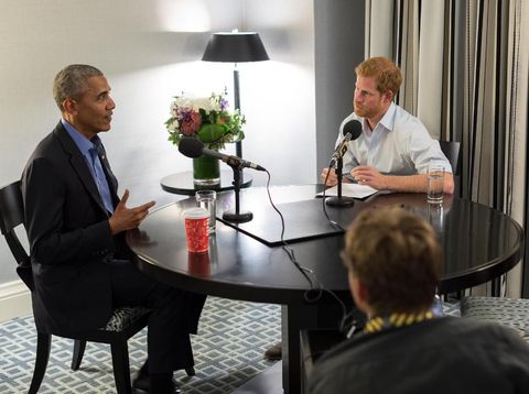 Pangeran Harry saat mewawancarai Obama untuk BBC Radio 4. 