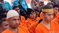 Menurut Wiranto, lapas bagi napi kejahatan narkoba, korupsi, dan kriminal biasa harus dipisahkan, sehingga tidak dapat memperluas jaringan operasi mereka. Lihat saja, ada bandar dan pengedar narkoba dari kaum wanita juga lho.