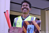Juru Parkir Jujur Dapat Kejutan dari Kapolresta Sukabumi